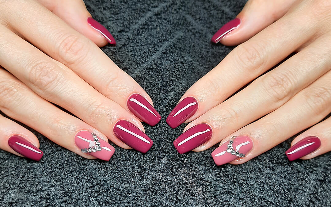 gel-lakk-mukorom-kozti-kulonbseg-elite-nails-tarjanyi-csaba-budapest-szalon-2 Gél lakk, műköröm közti különbség, Elite Nails, Tarjányi Csaba, Budapset, szalon