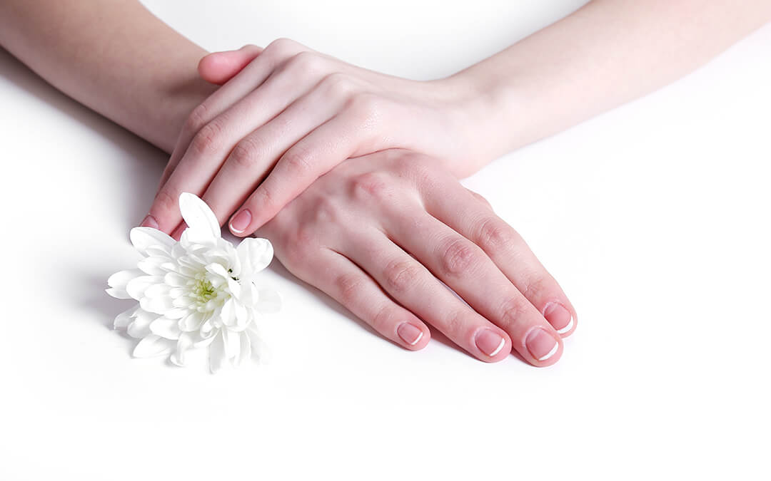 french-nail-manicure-manicurist-nail-salon-nail-artist
