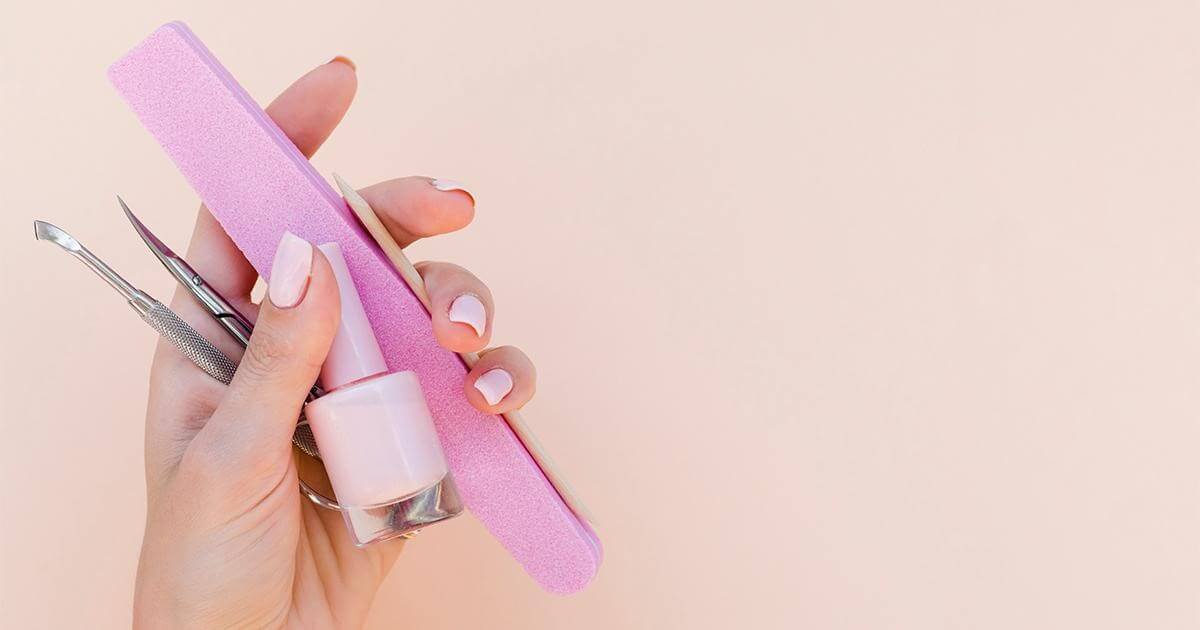 gel-polish-process-at-home-nail-artist-nail-salon