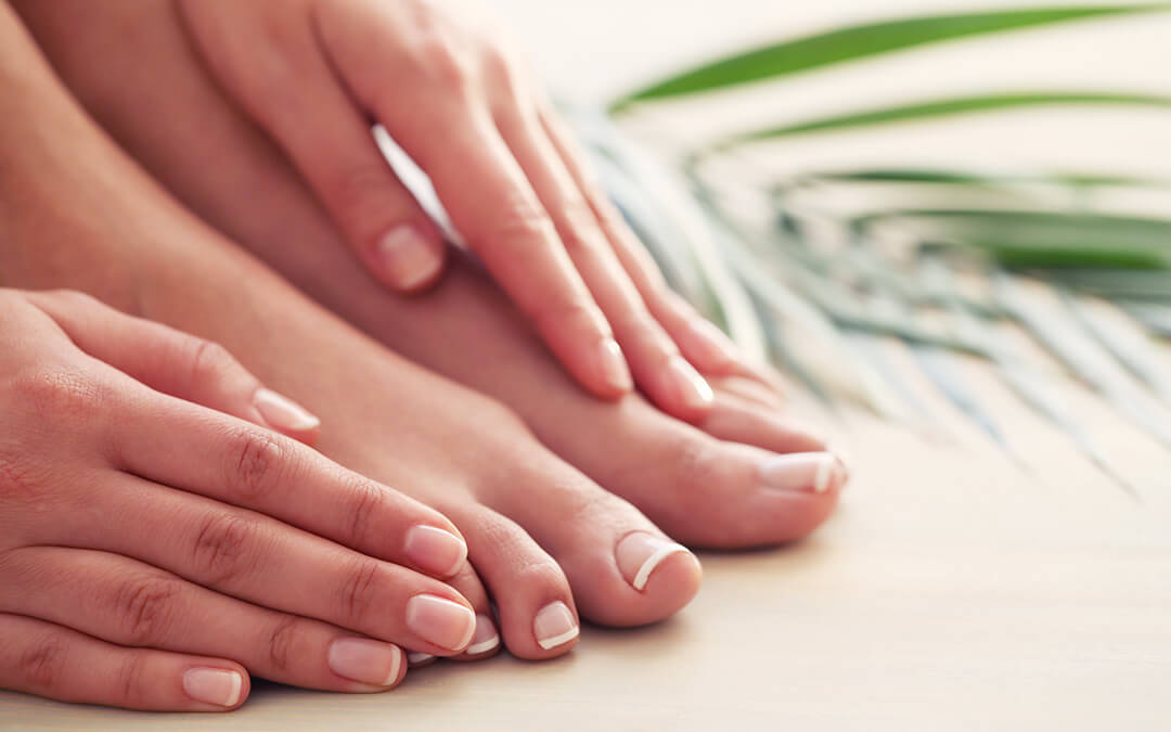 manicure-manicurist-nail-salon-french-nail (1)