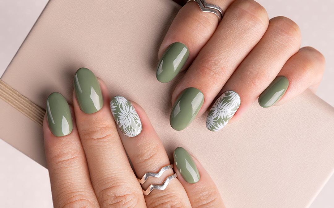 difference-between-acrylic-nail-artificial-nail-budapest-salon
