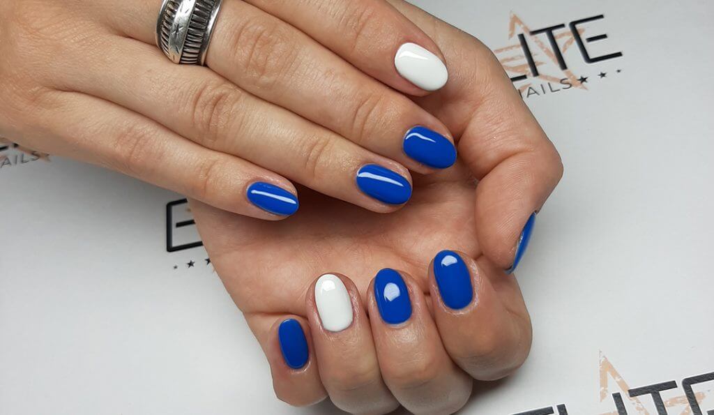 White blue nail design Budapest Elite Nails