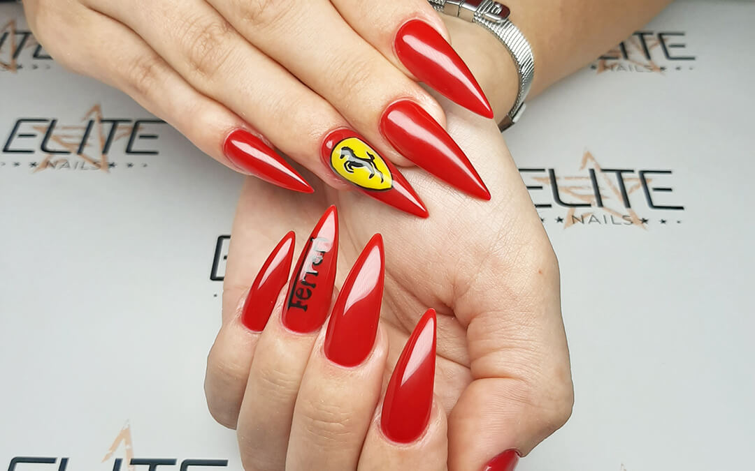 Extra hosszú műköröm, Elit Nails, Budapest, szalon, 1. kerület, Tarjányi Csaba