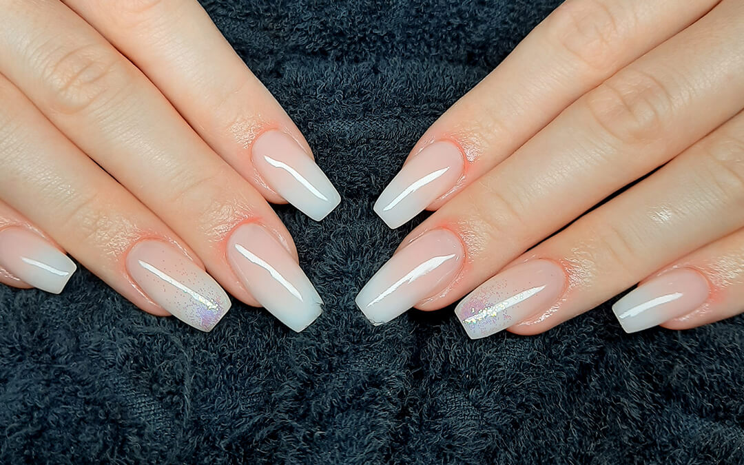 Jazzed up, francia manikűr, Elite Nails szalon, Budapest 1. kerület, Tarjányi Csaba